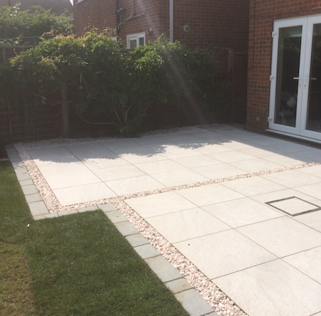 Porcelain with Yorkstone setts